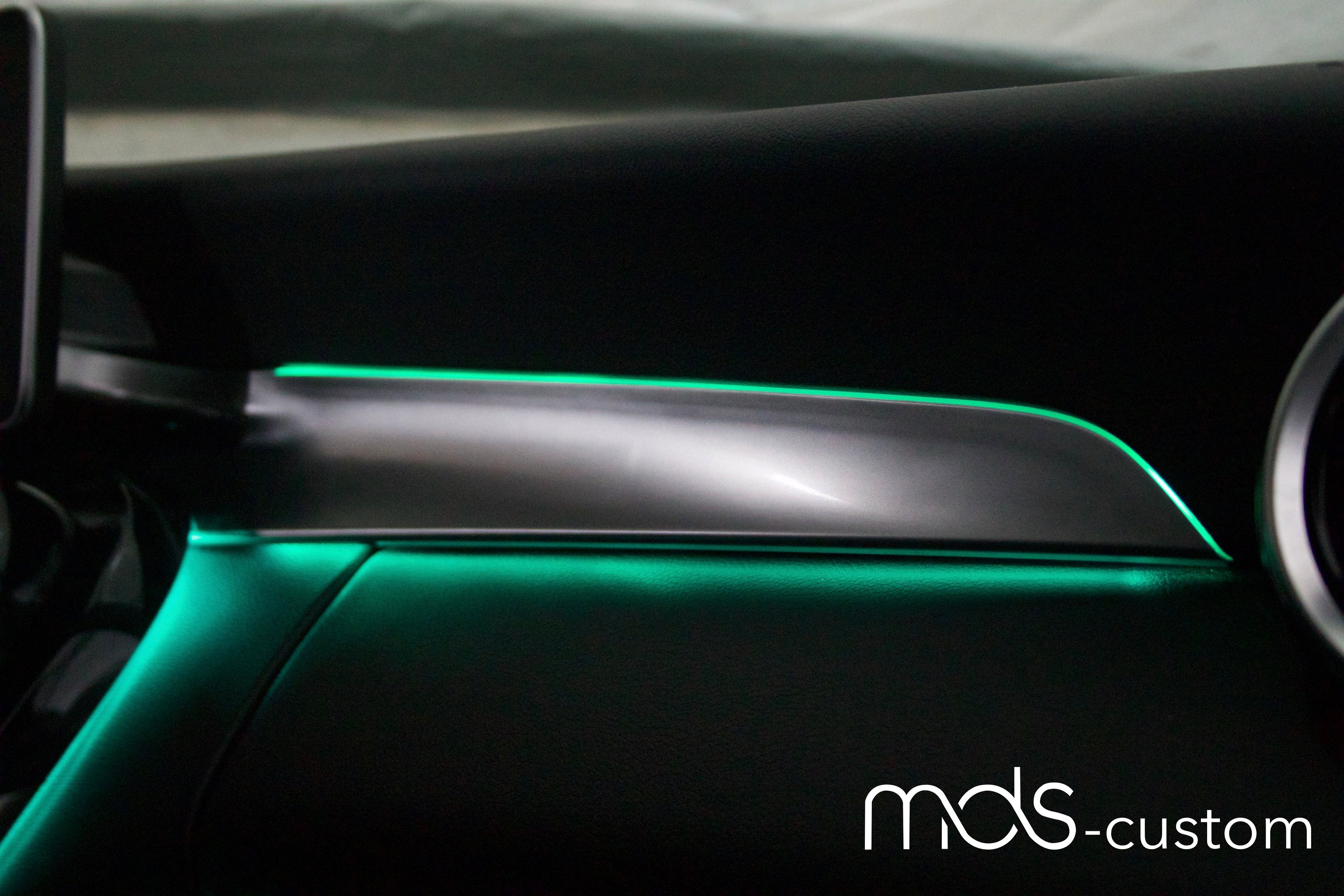 Mercedes W205 Beifahrerleiste mit Ambientebeleuchtung – Nachrüstsatz für Mercedes C-Klasse